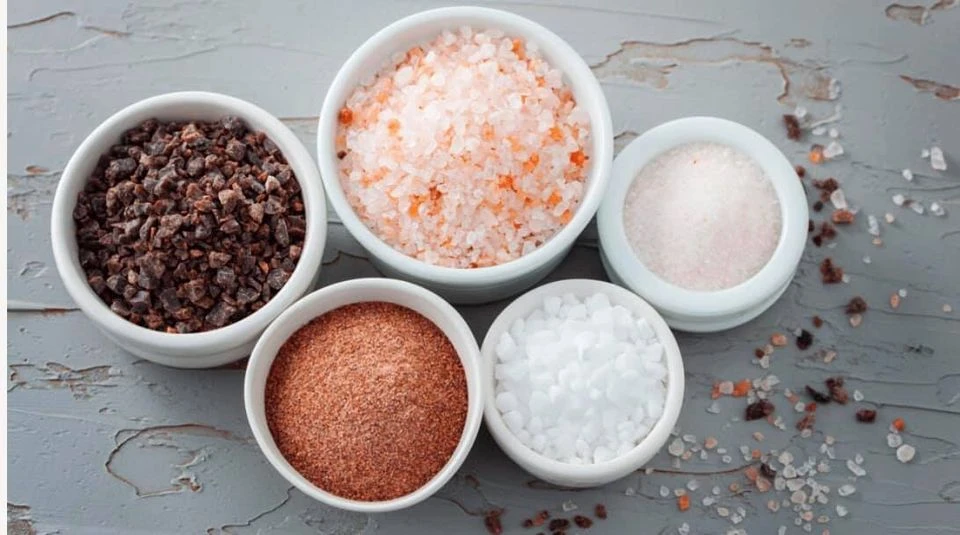 Види солі: повний гід по кухонних, морських та екзотичних різновидах